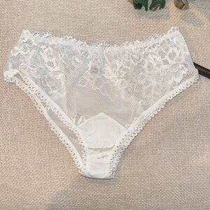 Chic White Lace Women's Panties